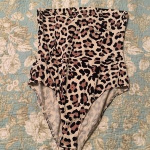Strapless leopard bodysuit